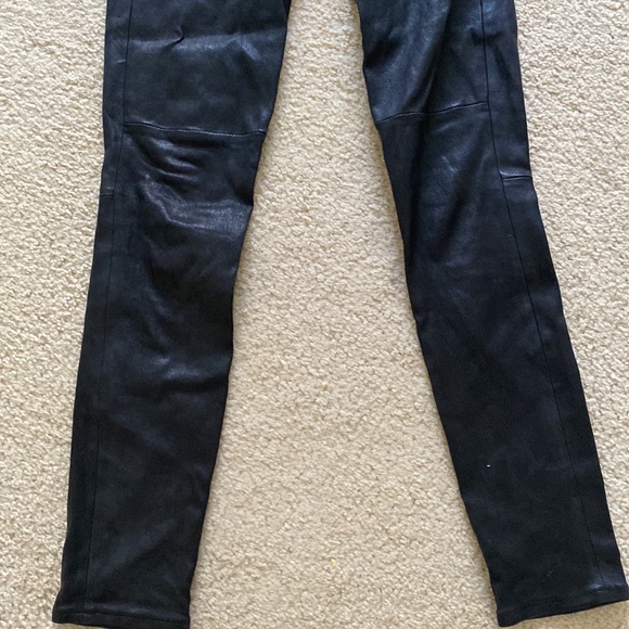 Gap leather skinny jeans size 26 in black only worn twice . Very soft leather . - Picture 5 of 9